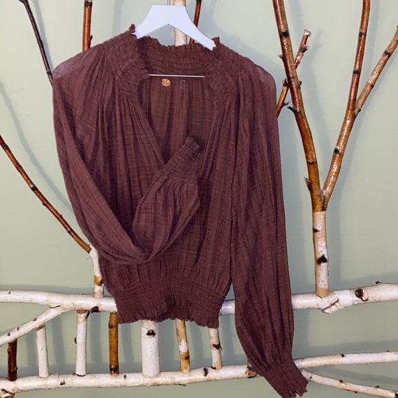Free People One. Smocked blouse. Tea berry color Medium - Picture 2 of 5